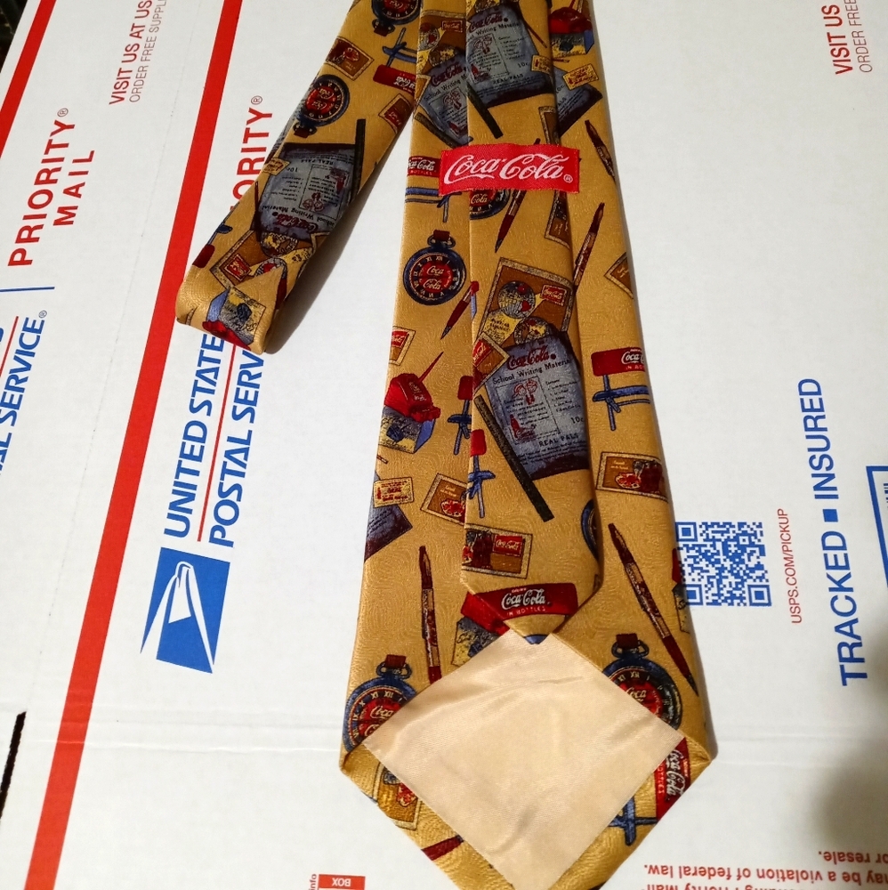 🍨🍕COCA COLA BRAND DESIGNER TIE 🍝